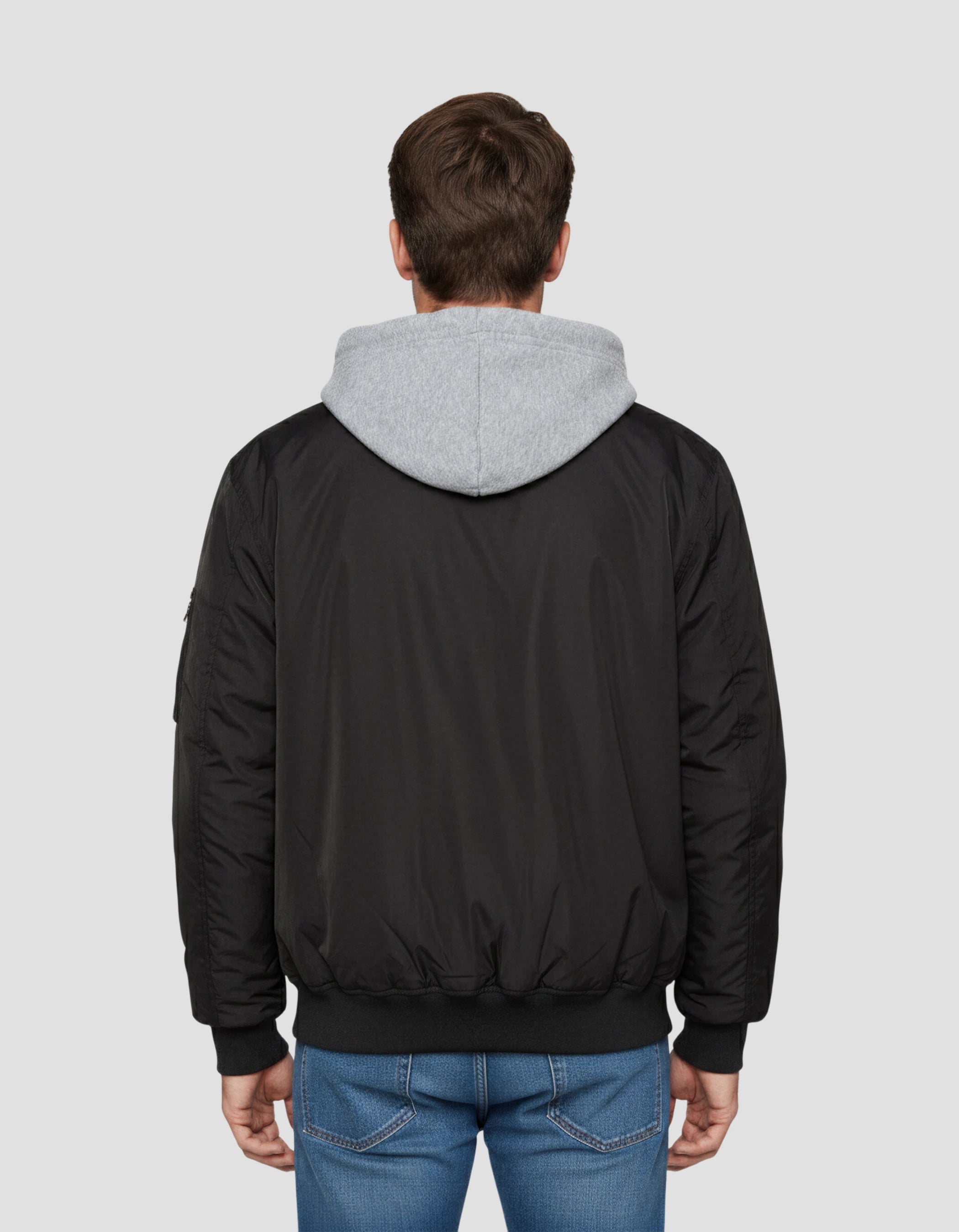 Chaqueta negra con capucha con Plastron extraíble-4