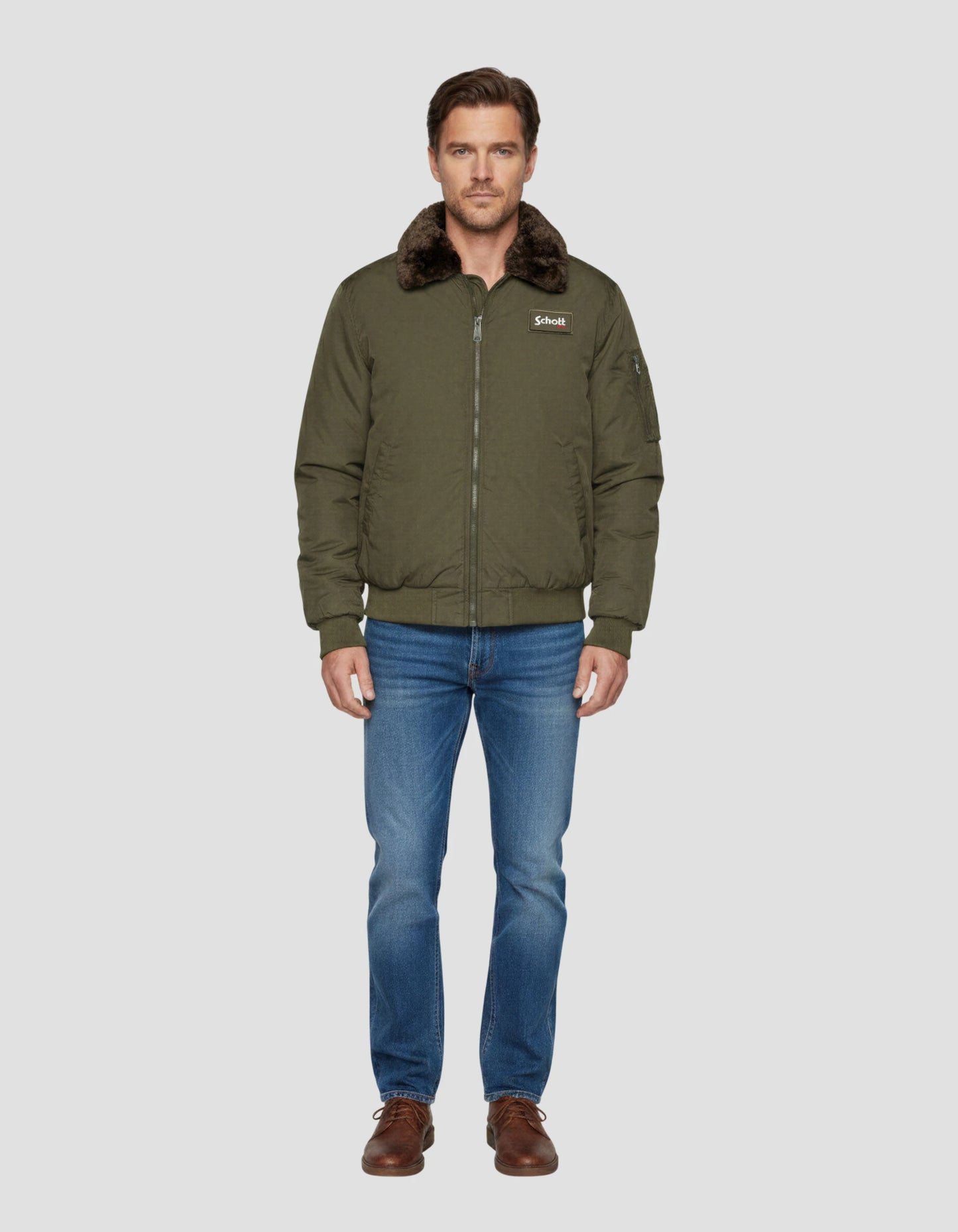 Chaqueta de color caqui con cuello de piel sintética extraíble