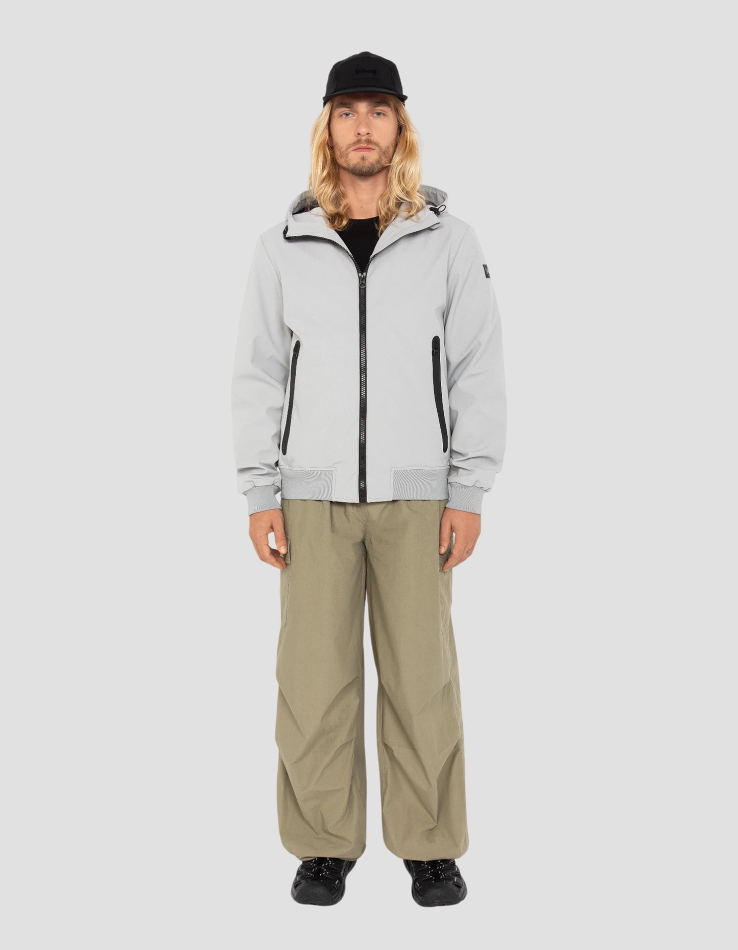 Capucha urbana de chaqueta gris de acero