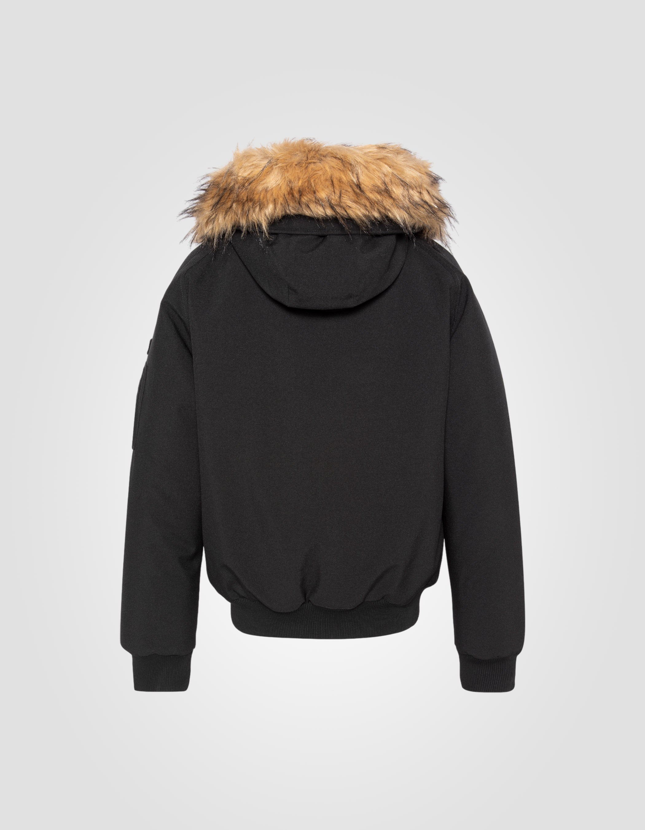 Chaqueta con capucha negra-2