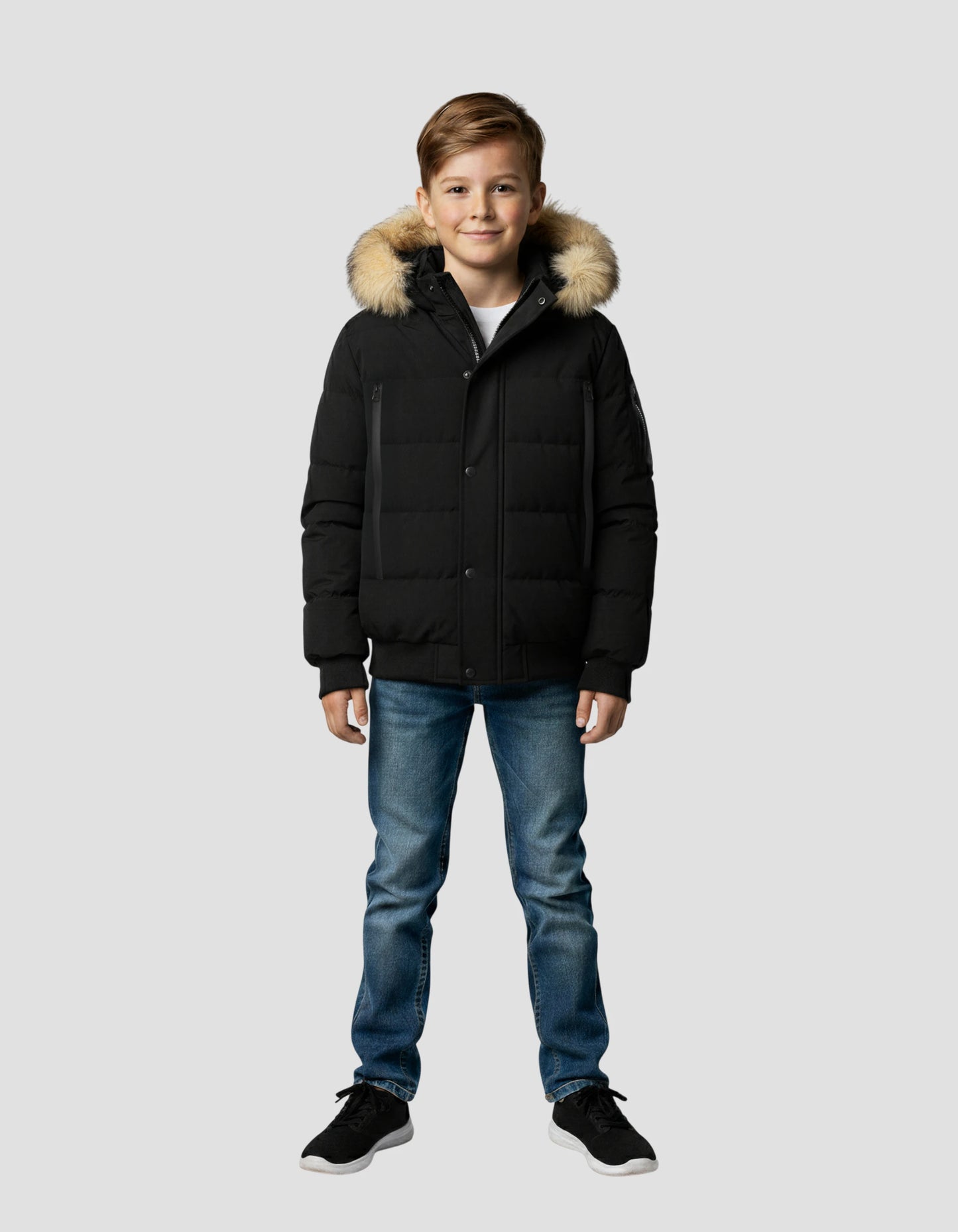 Chaqueta con capucha negra